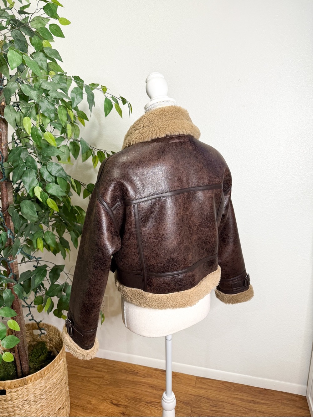 ZARA Faux Shearling Aviator Jacket
Size XS Brown Faux Leather Sherpa Moto Jacket - Picture 10 of 13